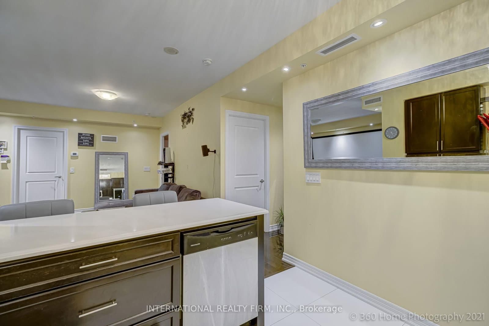 9255 Jane Street, Unit 1105 thumbnail 13
