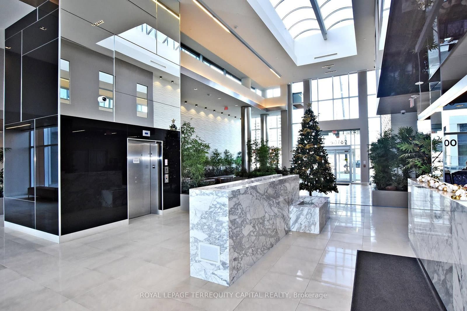 9608 Yonge Street, Unit 1011 thumbnail 2