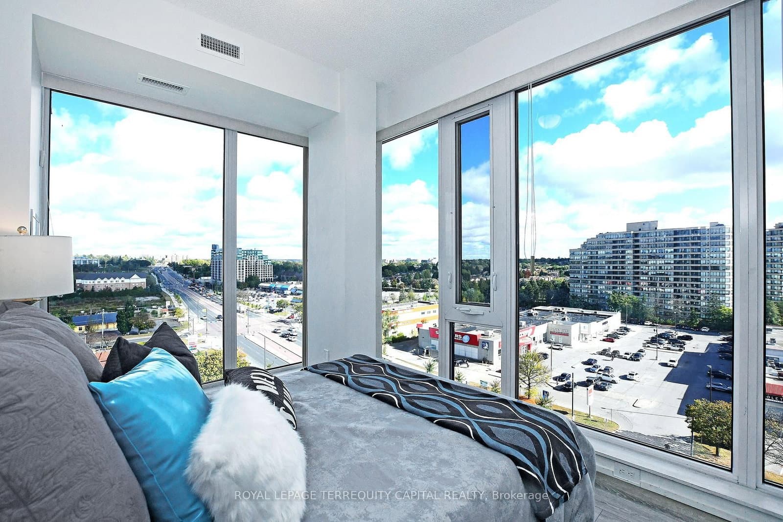 9608 Yonge Street, Unit 1011 thumbnail 31