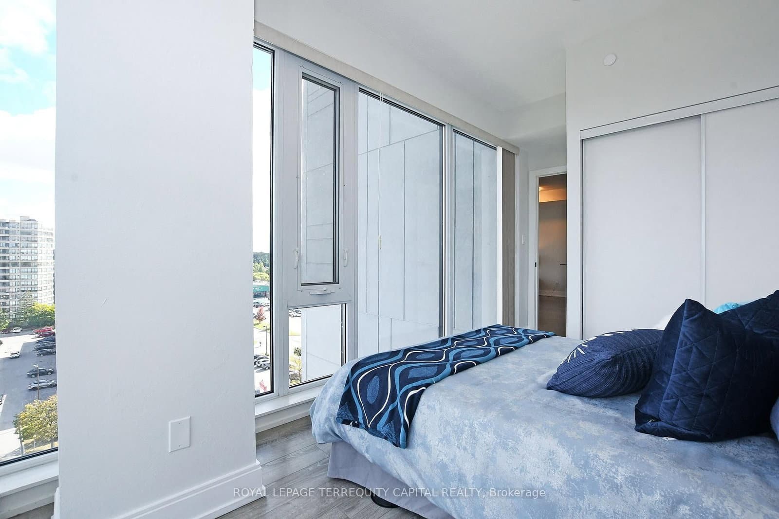 9608 Yonge Street, Unit 1011 thumbnail 33