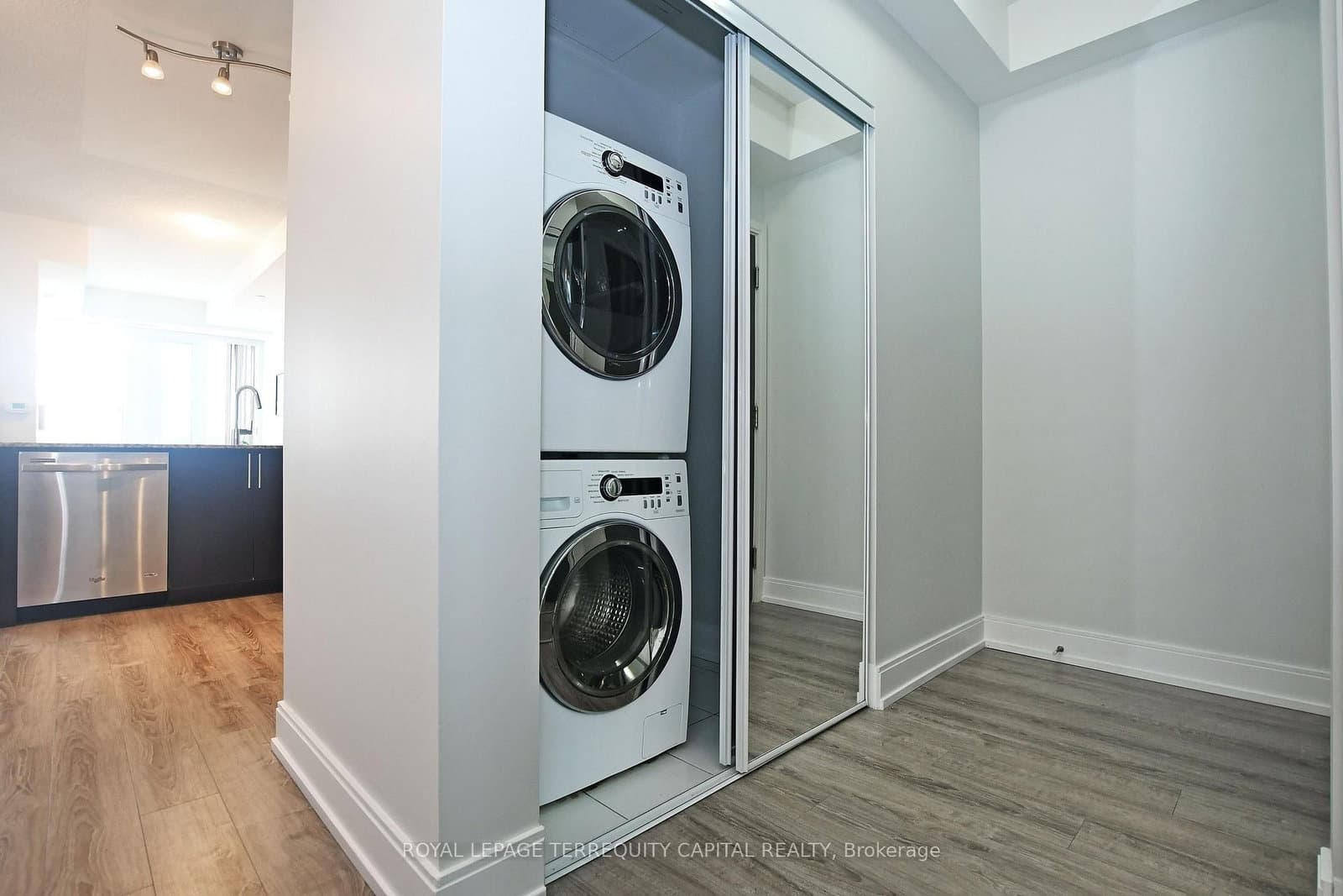 9608 Yonge Street, Unit 1011 thumbnail 35