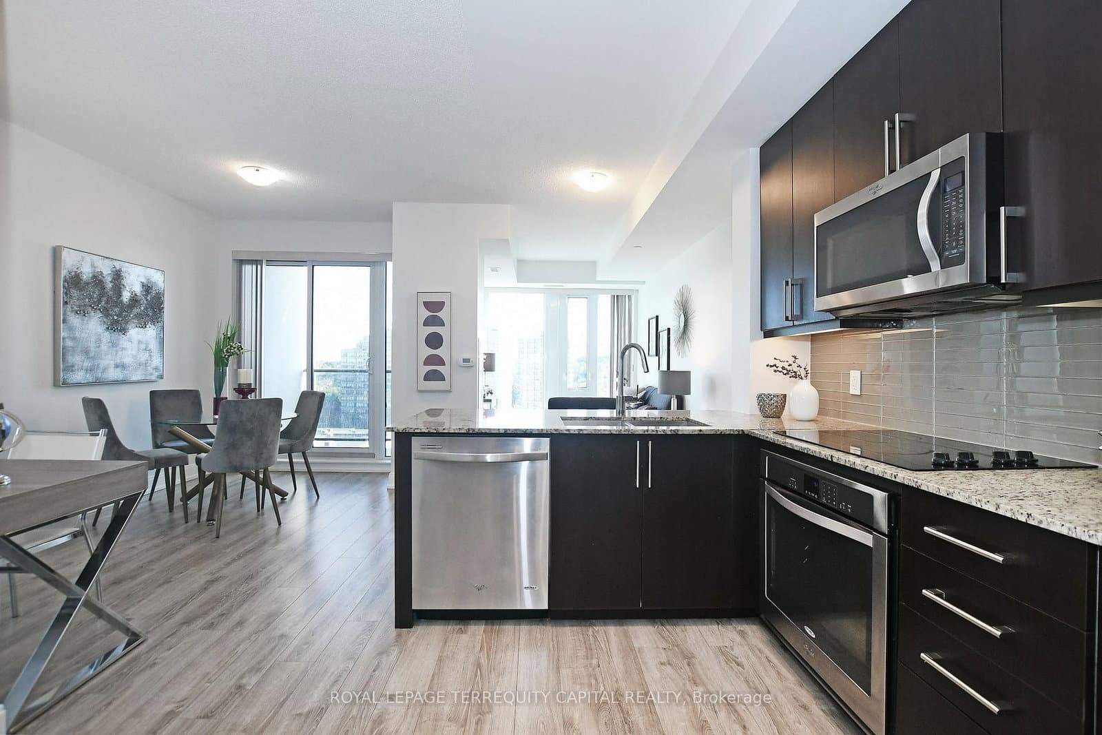 9608 Yonge Street, Unit 1011 thumbnail 6