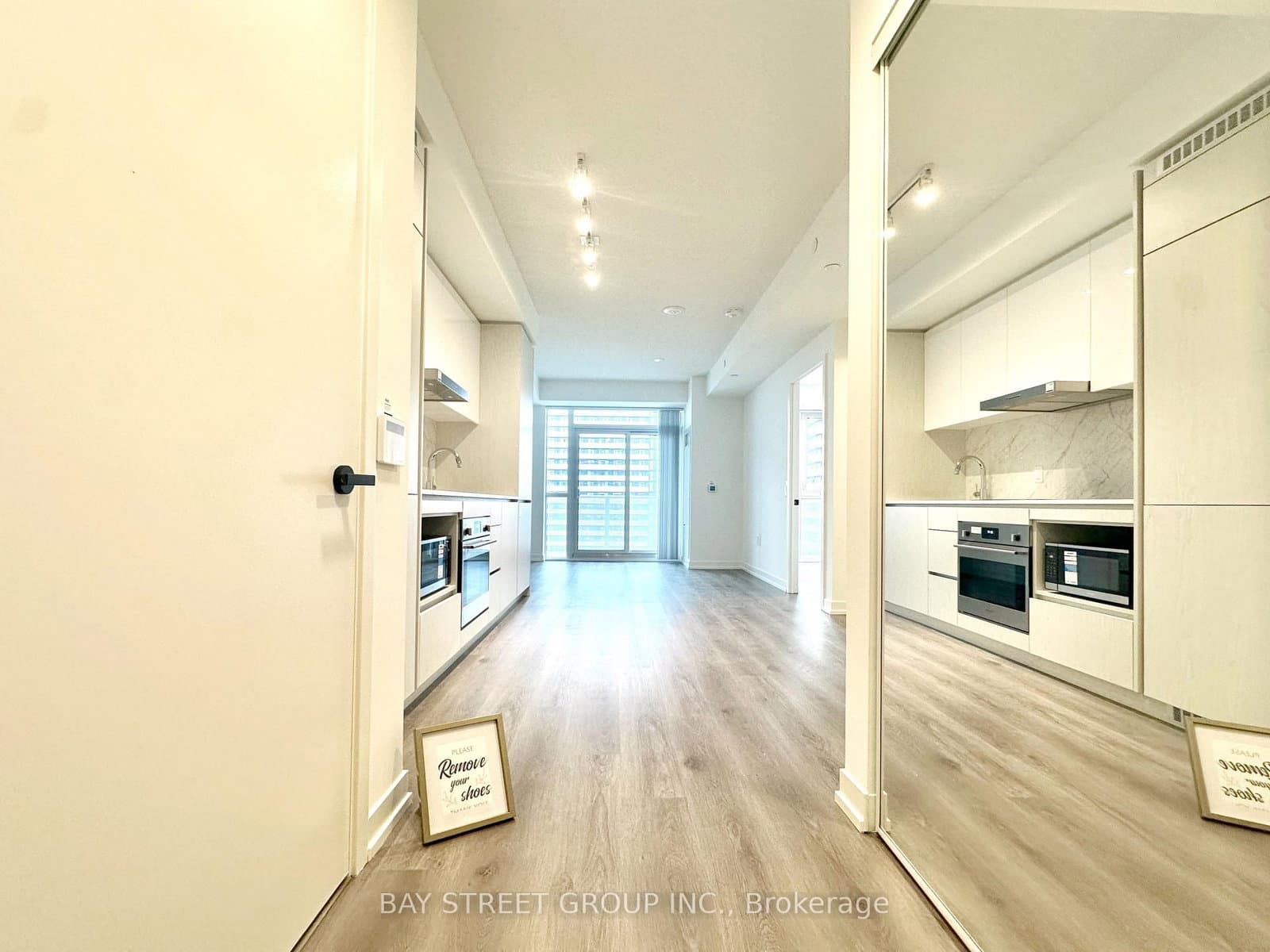28 Interchange Way, Unit 4102 thumbnail 2