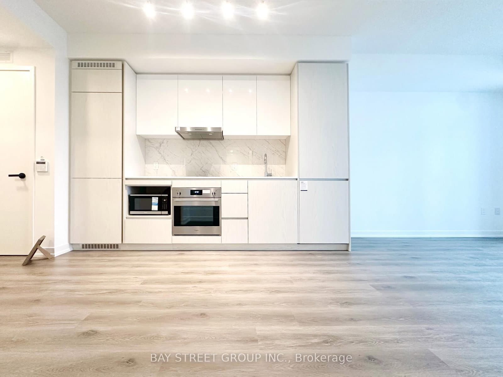 28 Interchange Way, Unit 4102 thumbnail 5