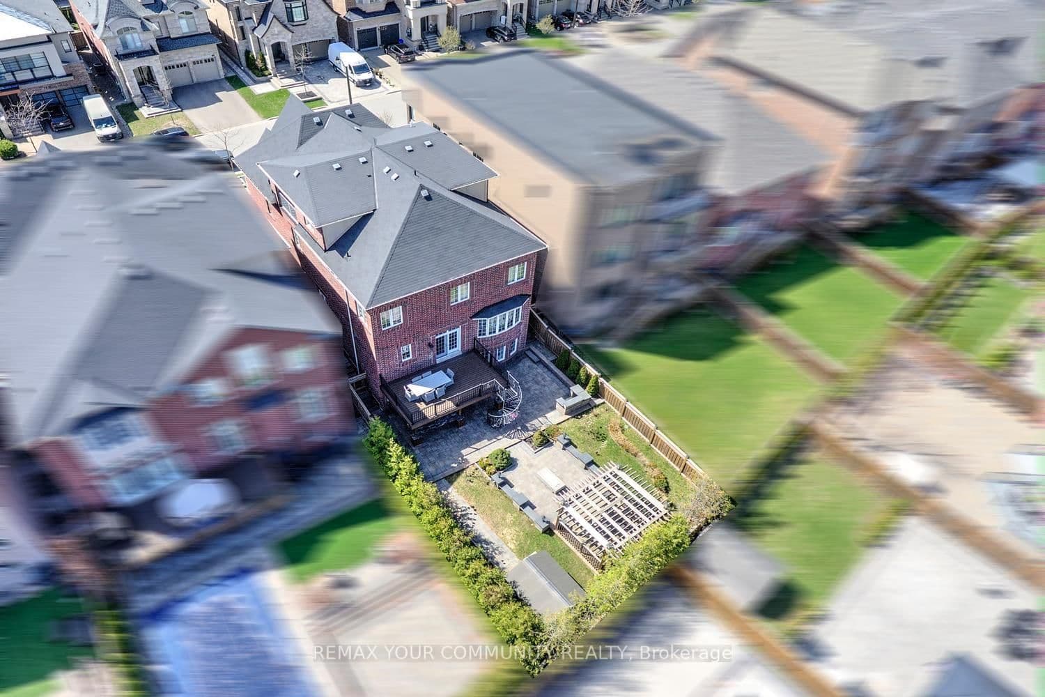 75 Baldry Avenue thumbnail 3