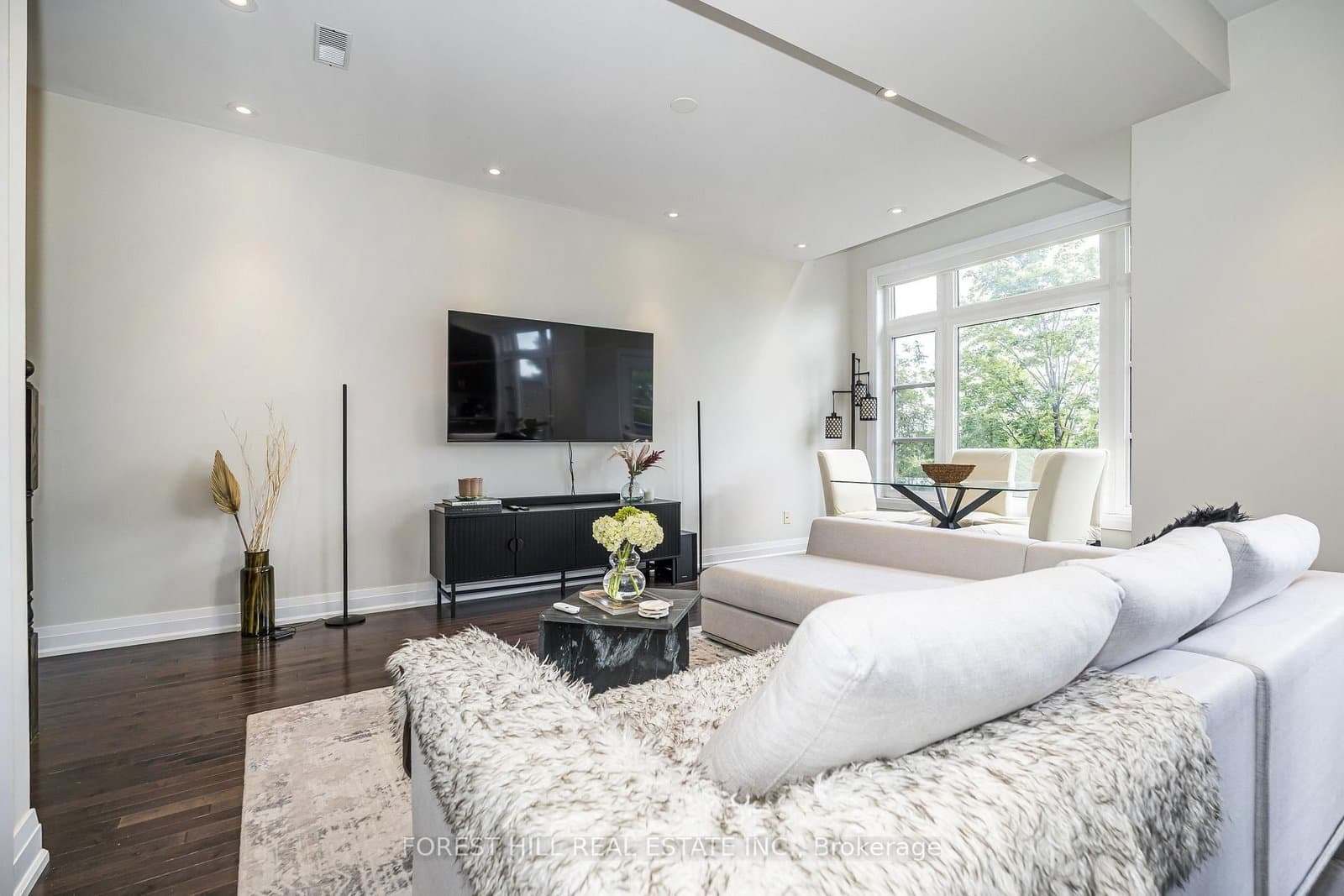8169 Kipling Avenue, Unit 28 thumbnail 4