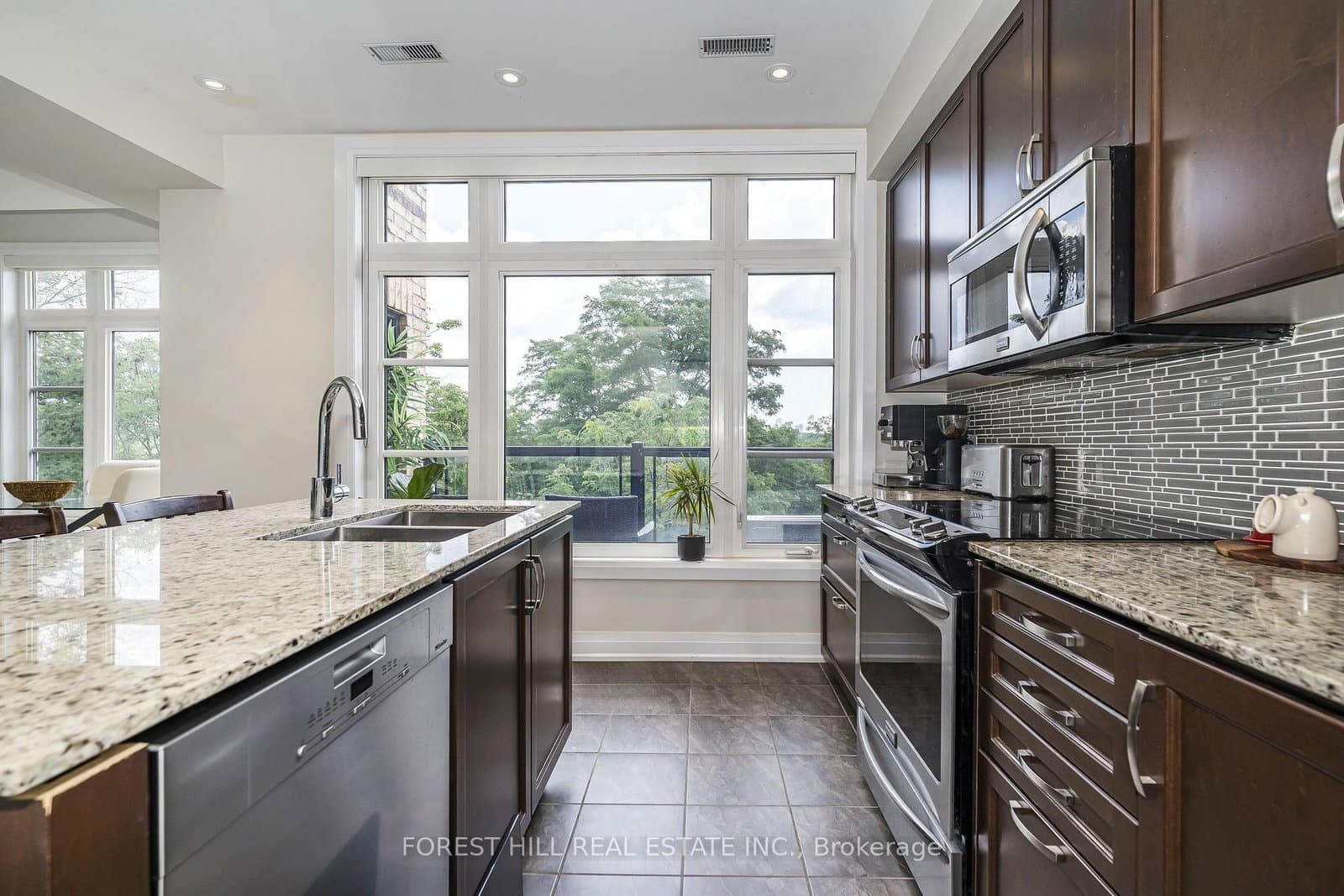 8169 Kipling Avenue, Unit 28 thumbnail 7