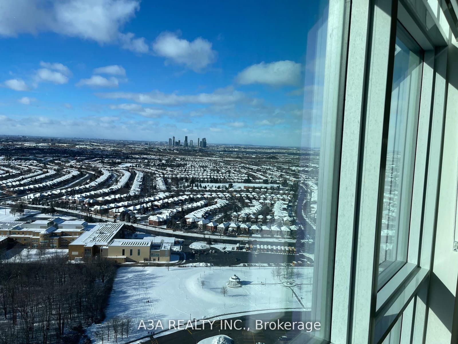 50 Upper Mall Way, Unit PH-02 thumbnail 24