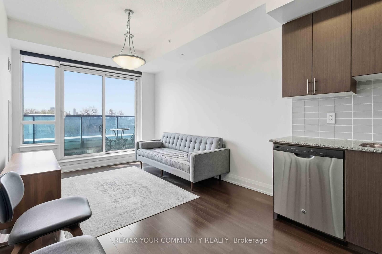 7167 Yonge Street, Unit 418 thumbnail 11