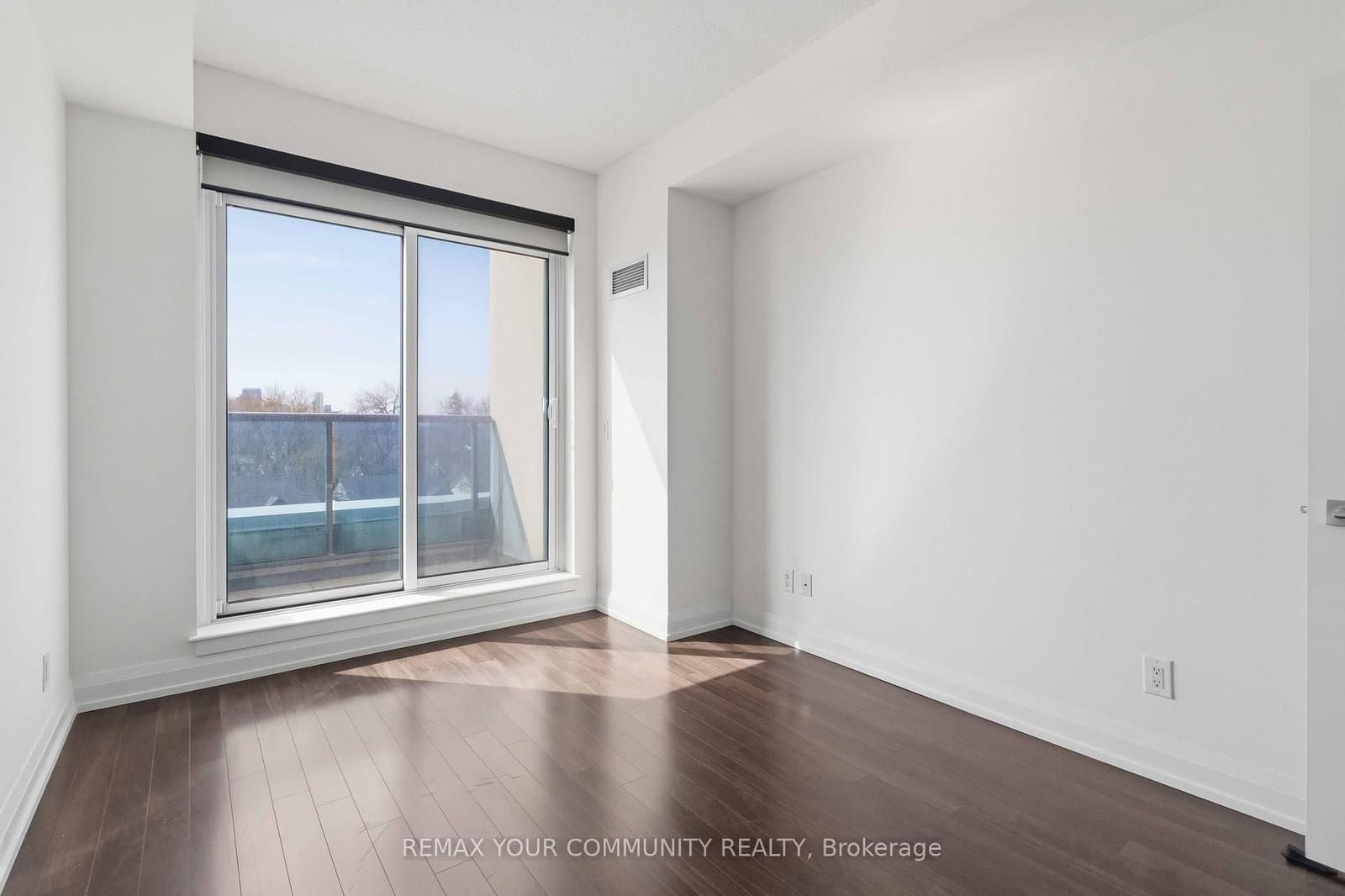 7167 Yonge Street, Unit 418 thumbnail 13