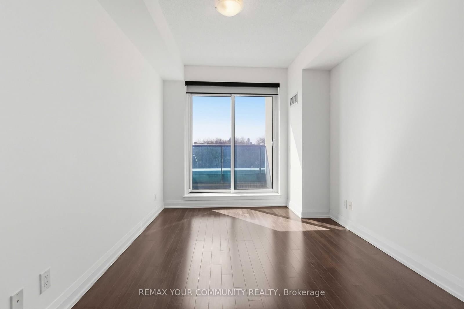 7167 Yonge Street, Unit 418 thumbnail 15