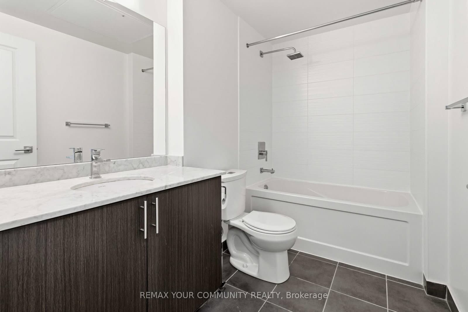 7167 Yonge Street, Unit 418 thumbnail 18