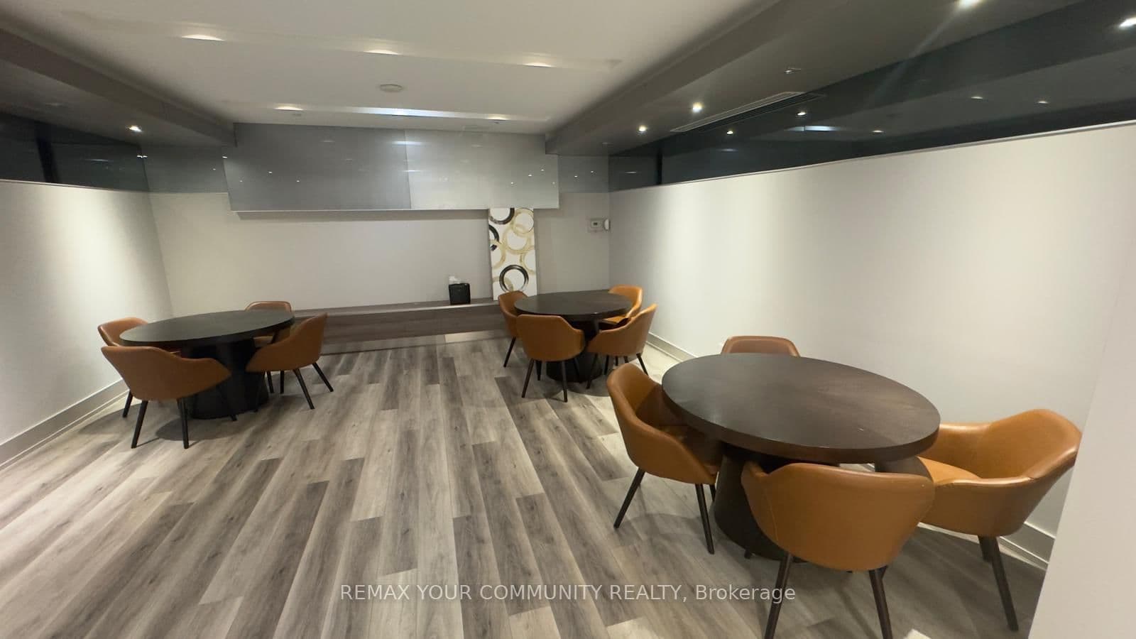 7167 Yonge Street, Unit 418 thumbnail 26