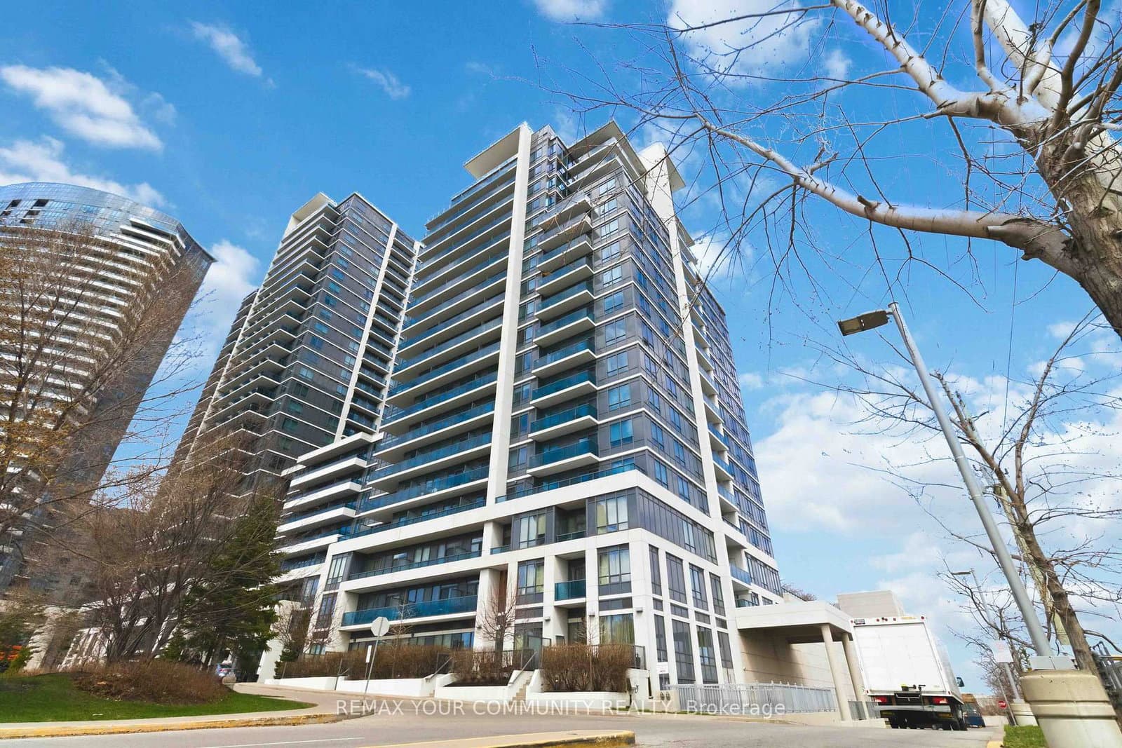 7167 Yonge Street, Unit 418 thumbnail 30