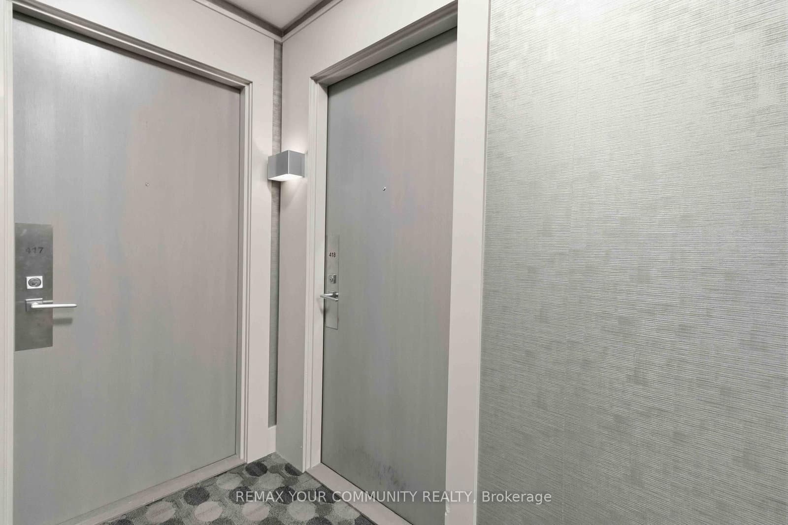 7167 Yonge Street, Unit 418 thumbnail 4