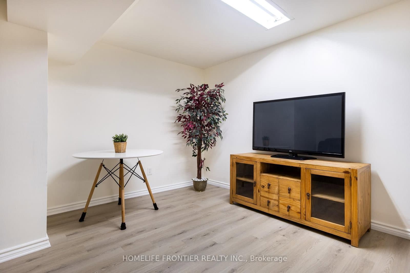 258 Conley Street, Unit Bsmt thumbnail 9