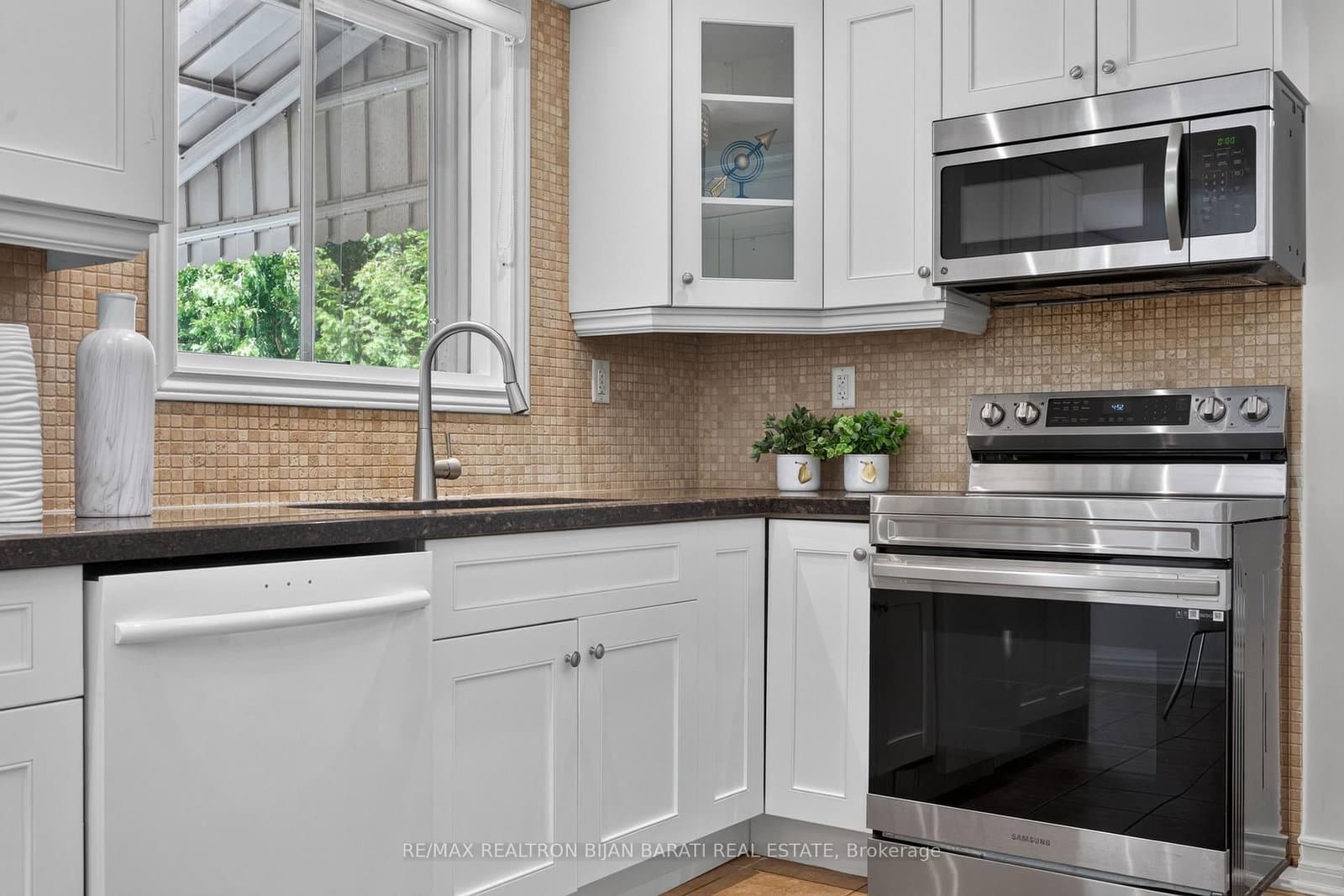 215 Grandview Avenue thumbnail 18