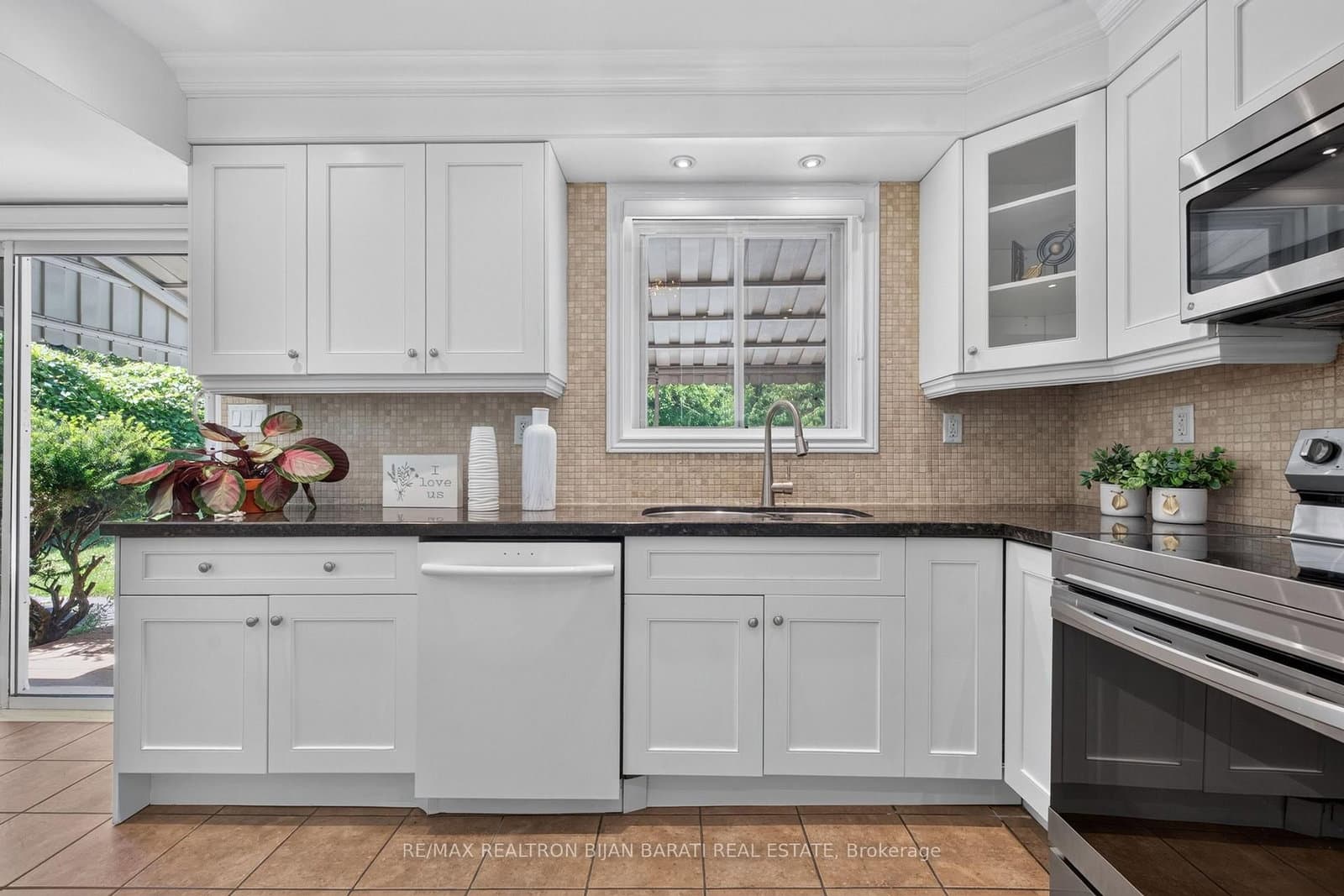 215 Grandview Avenue thumbnail 19