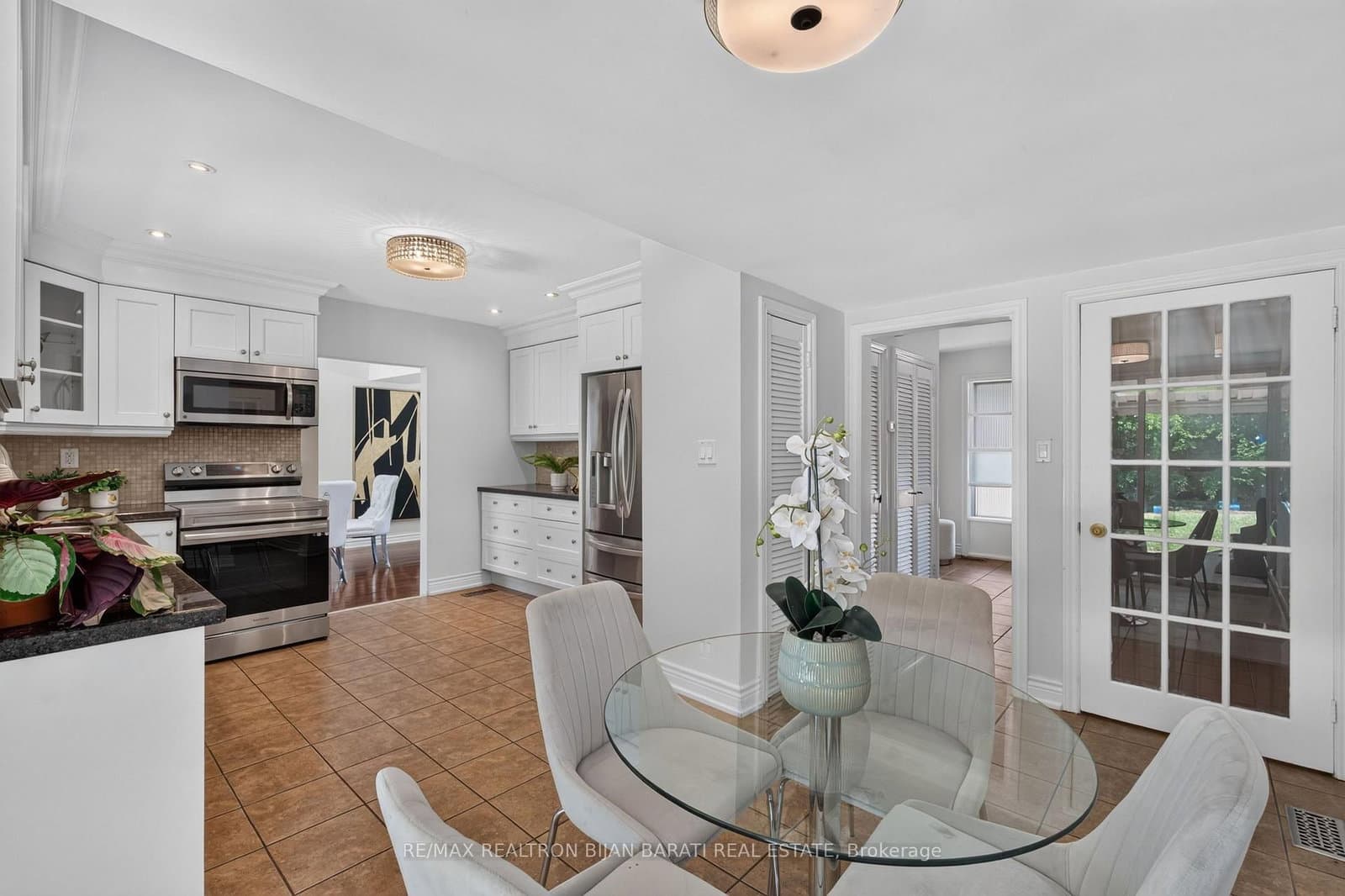 215 Grandview Avenue thumbnail 22