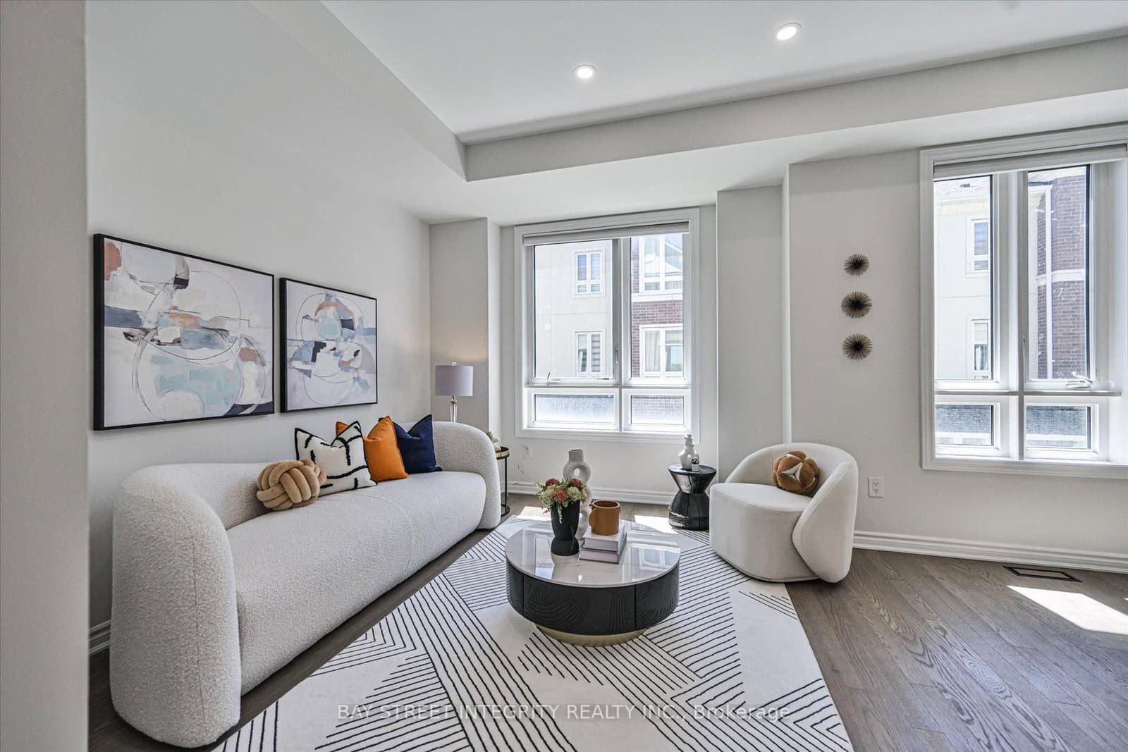 23 Chicago Lane thumbnail 9