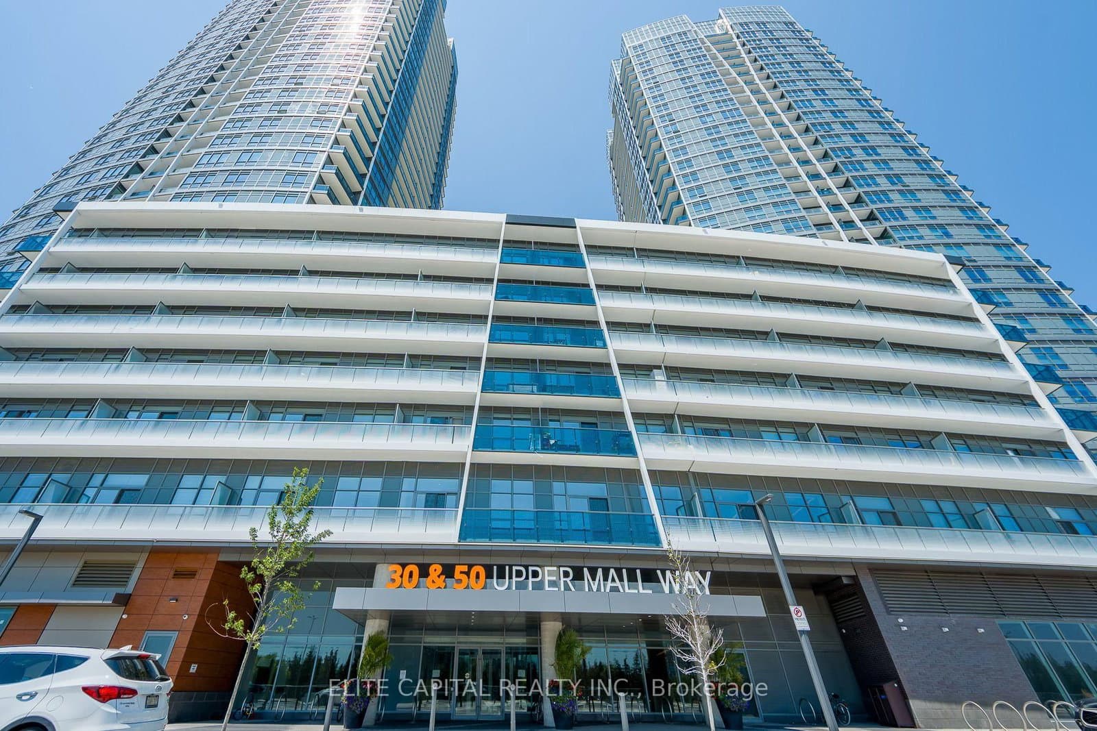 #428 - 50 Upper Mall Way