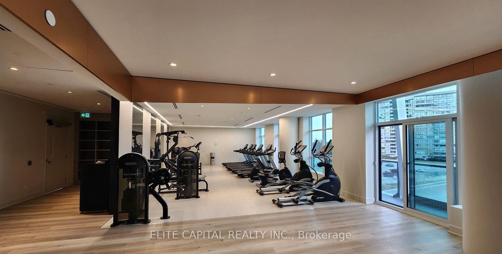 50 Upper Mall Way, Unit 428 thumbnail 12