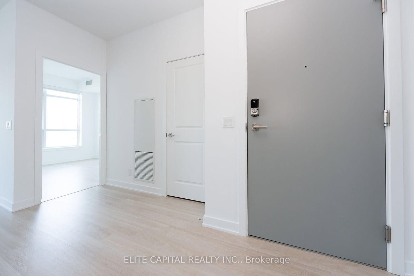 50 Upper Mall Way, Unit 428 thumbnail 2