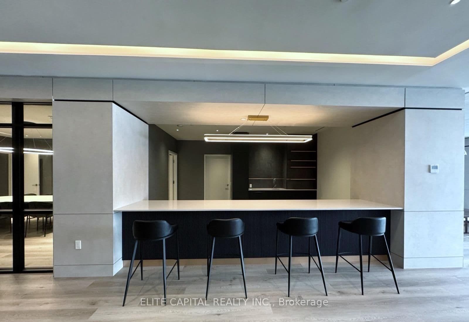 50 Upper Mall Way, Unit 428 thumbnail 20