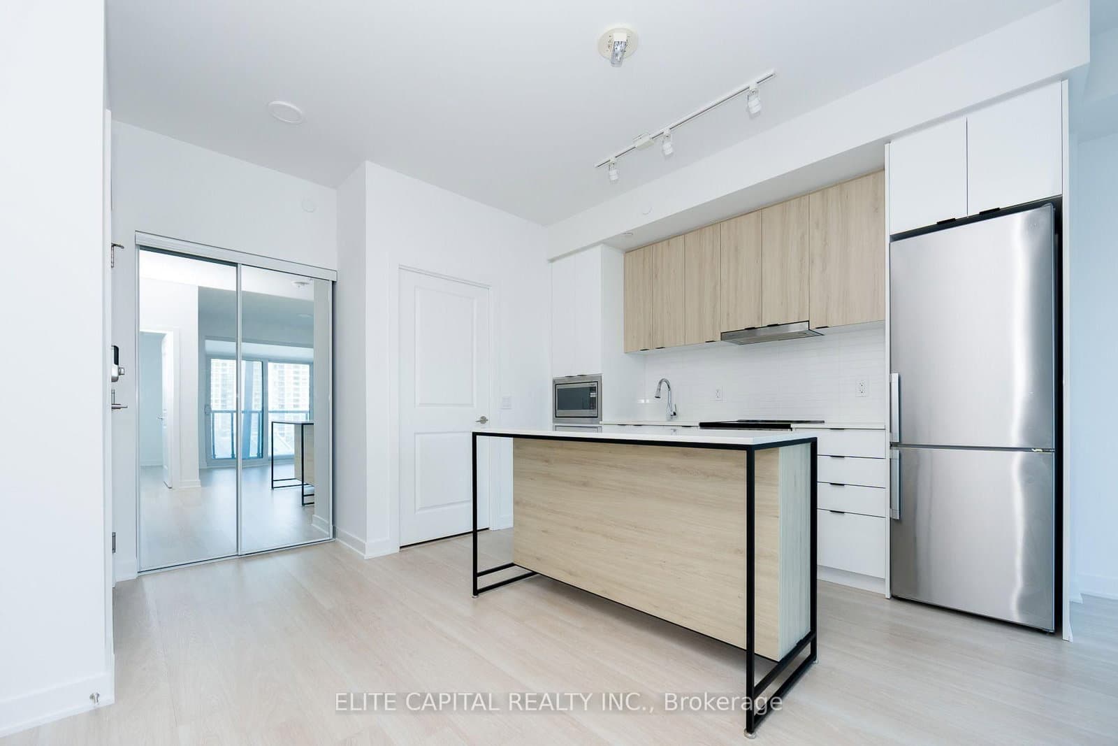 50 Upper Mall Way, Unit 428 thumbnail 7