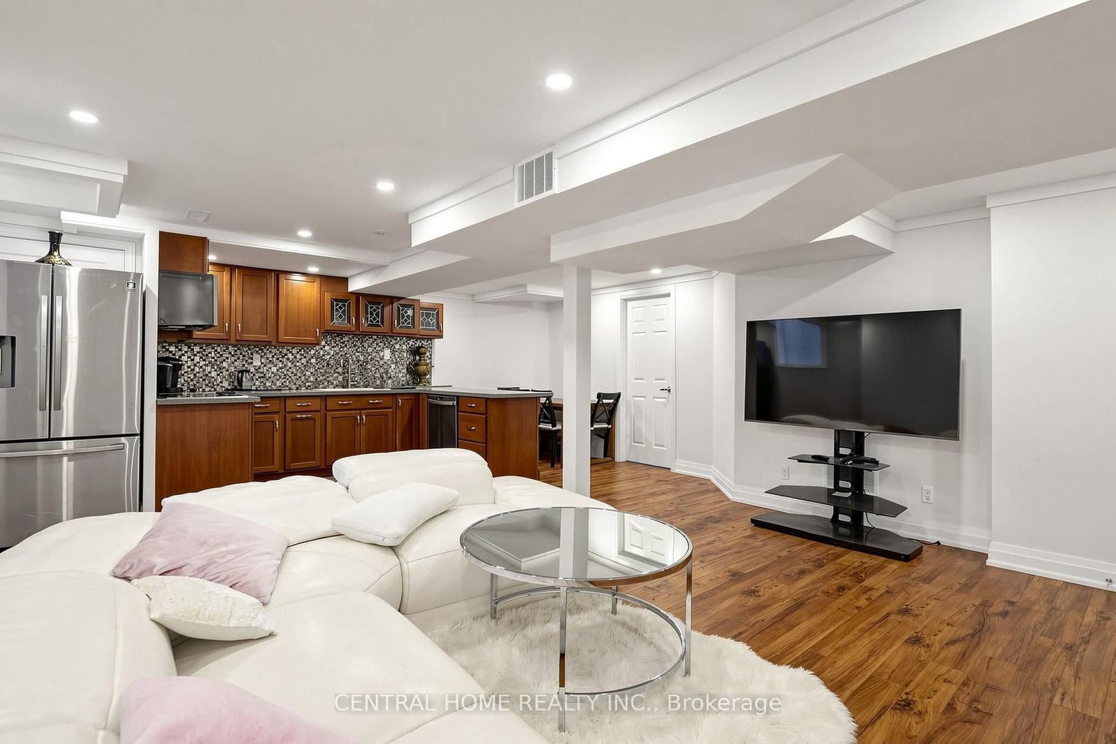 307 Alex Doner Drive N, Unit BASEMENT UNIT 1 thumbnail 10