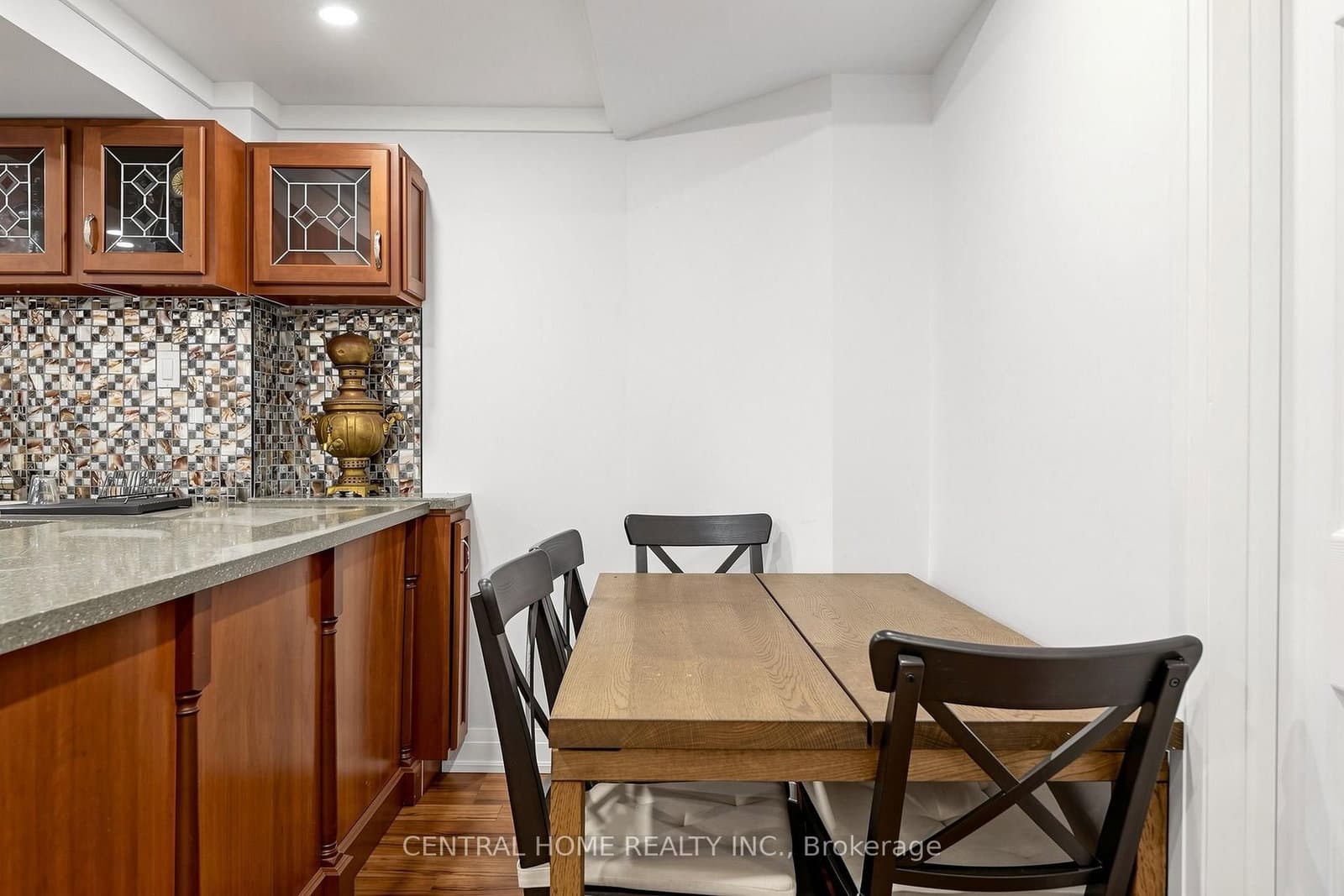 307 Alex Doner Drive N, Unit BASEMENT UNIT 1 thumbnail 18