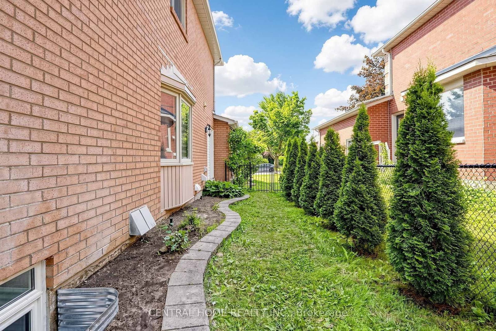307 Alex Doner Drive N, Unit BASEMENT UNIT 1 thumbnail 5