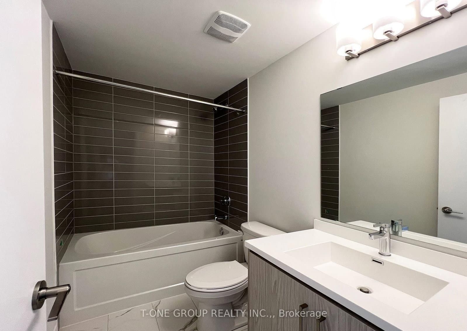 90 Honeycrisp Crescent, Unit TH 362 thumbnail 13