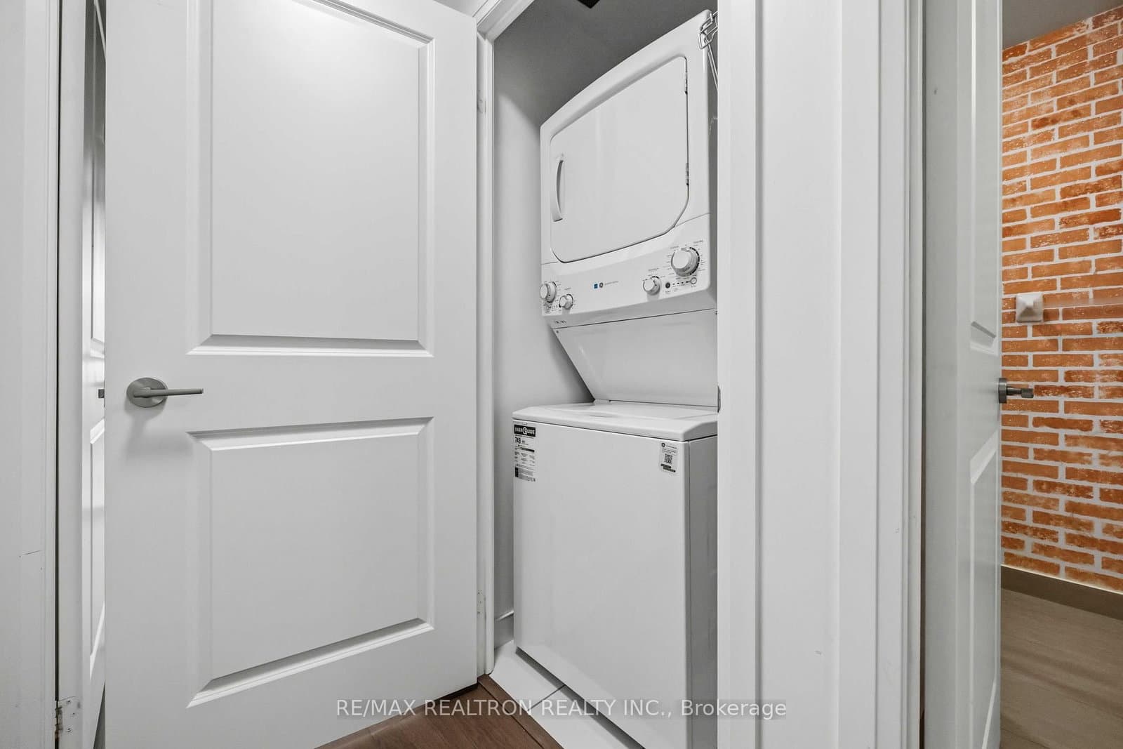55 Oneida Crescent, Unit 1904 thumbnail 27