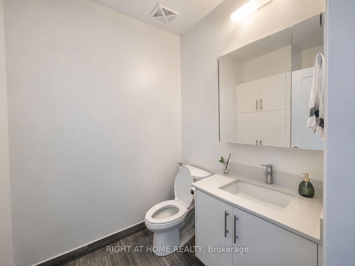 95 Oneida Crescent, Unit Ph12 thumbnail 10