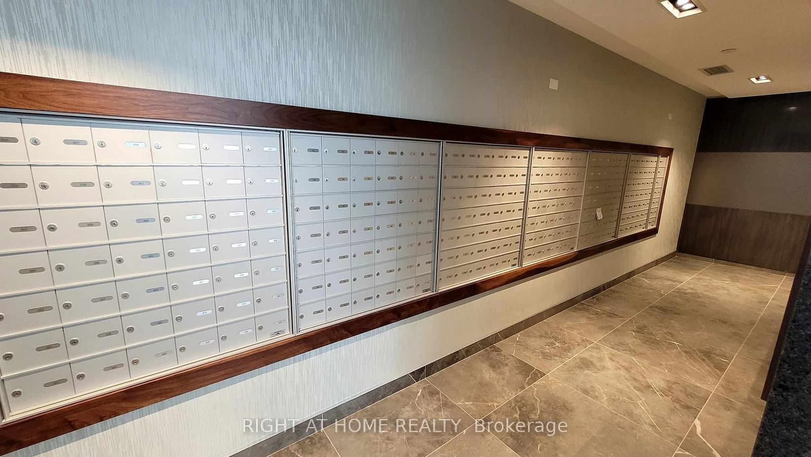 95 Oneida Crescent, Unit Ph12 thumbnail 16