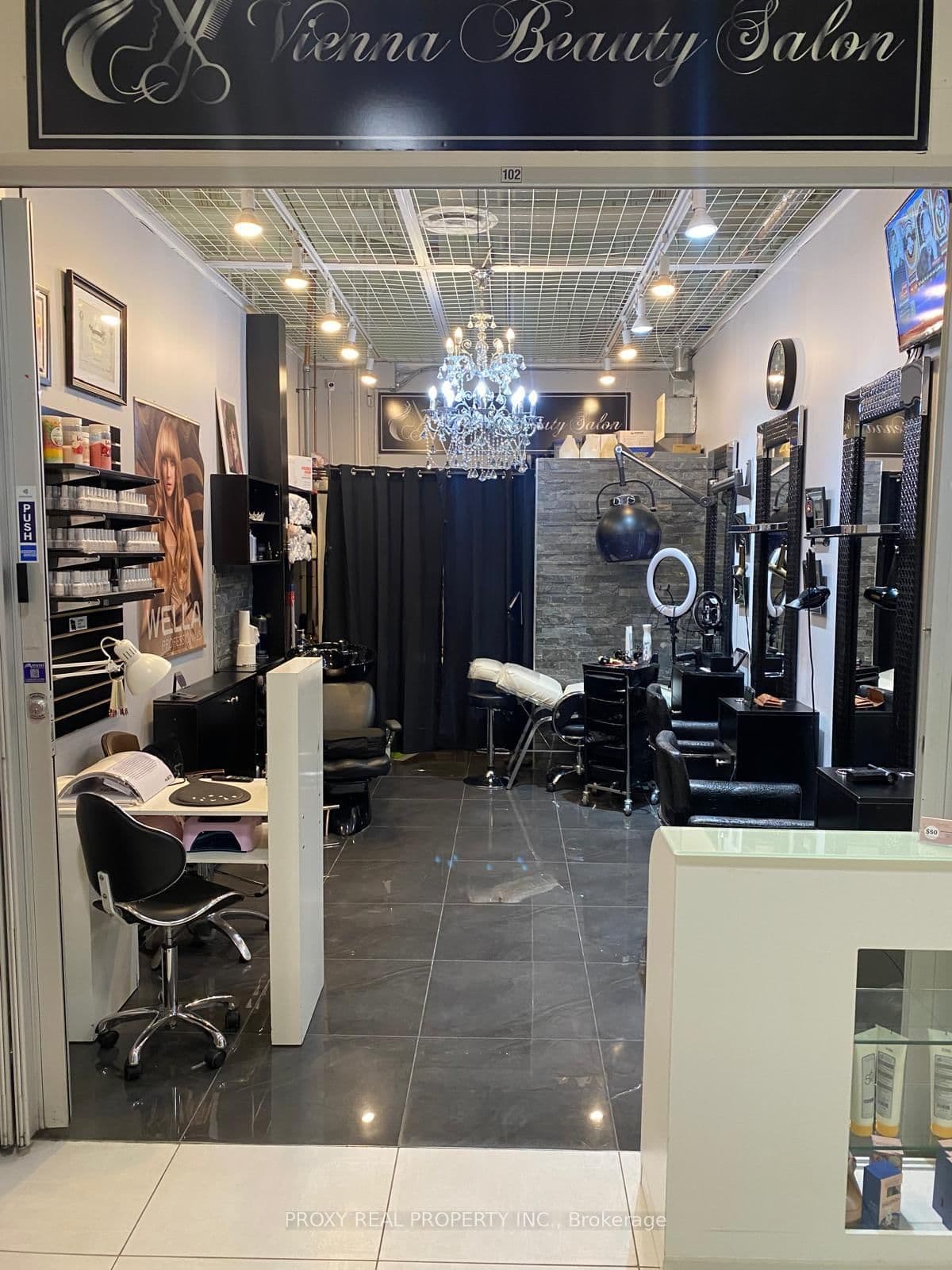 7181 Yonge Street S, Unit 102 - Image 1