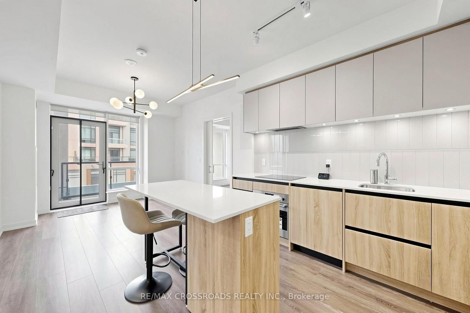 7950 Bathurst Street, Unit 902 thumbnail 7
