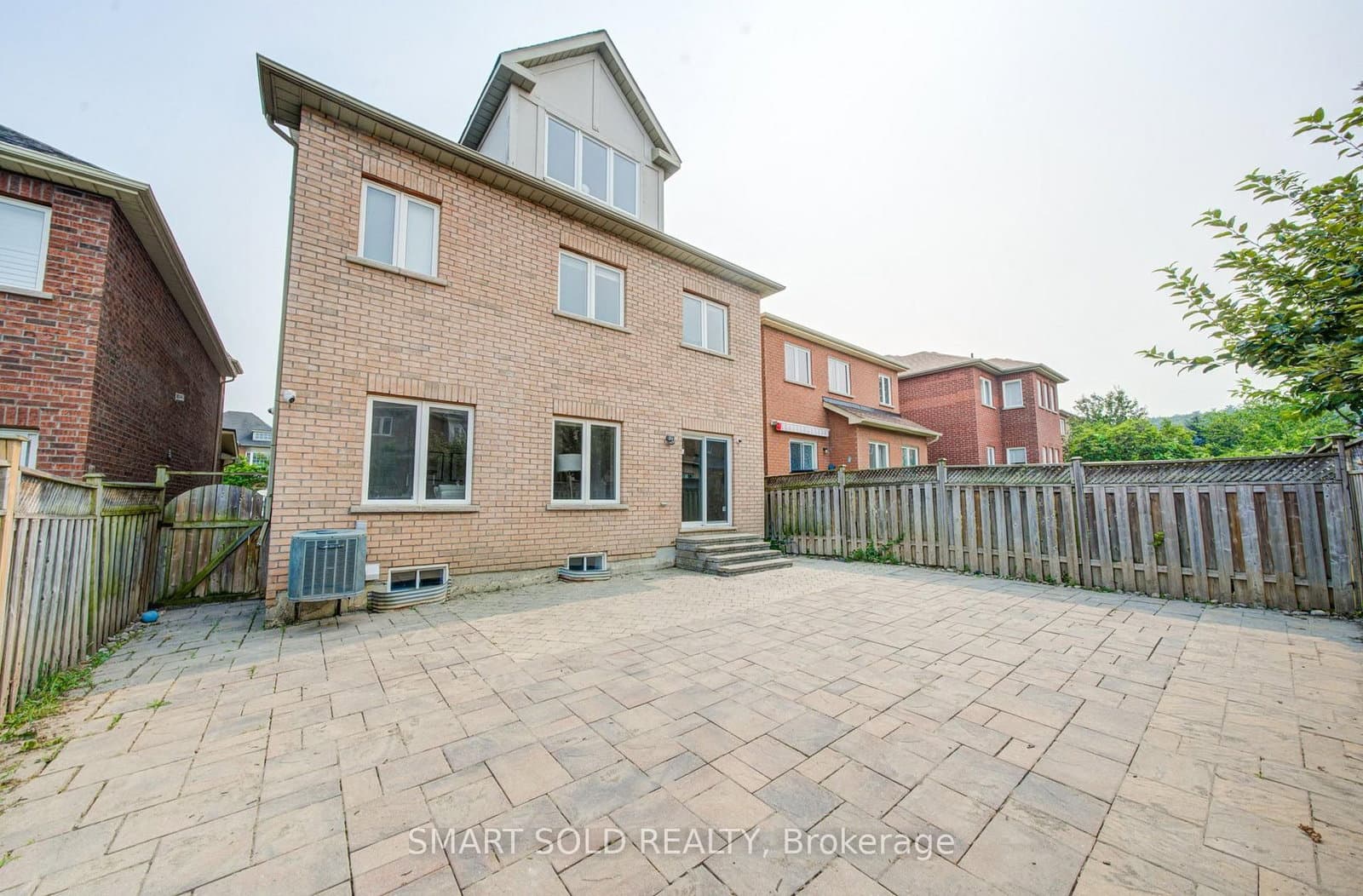 48 Ravel Drive thumbnail 40