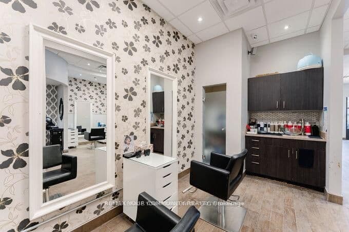 975 Major Mackenzie Drive, Unit 3 thumbnail 15