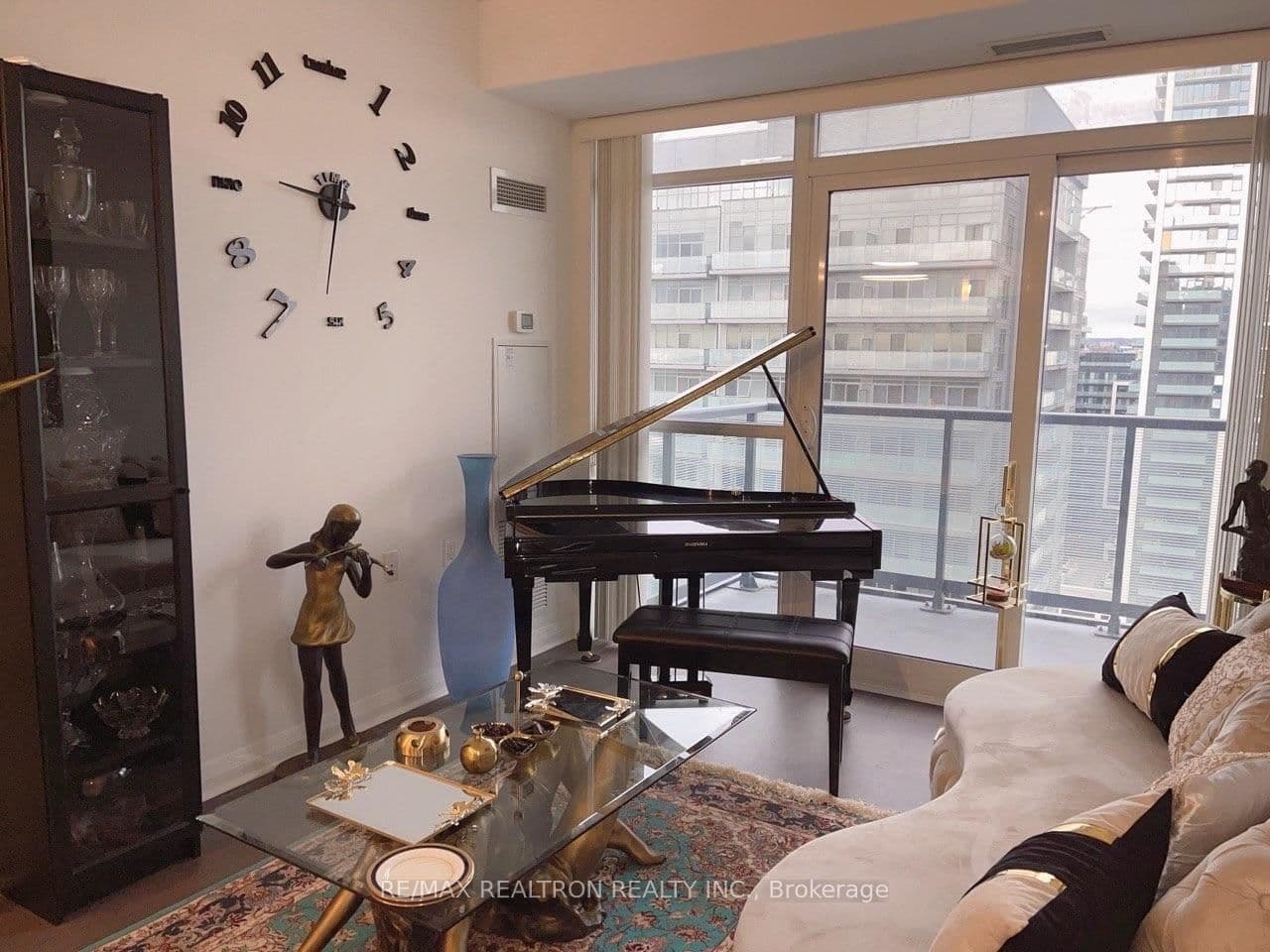 55 Oneida Crescent E, Unit 1909 thumbnail 4