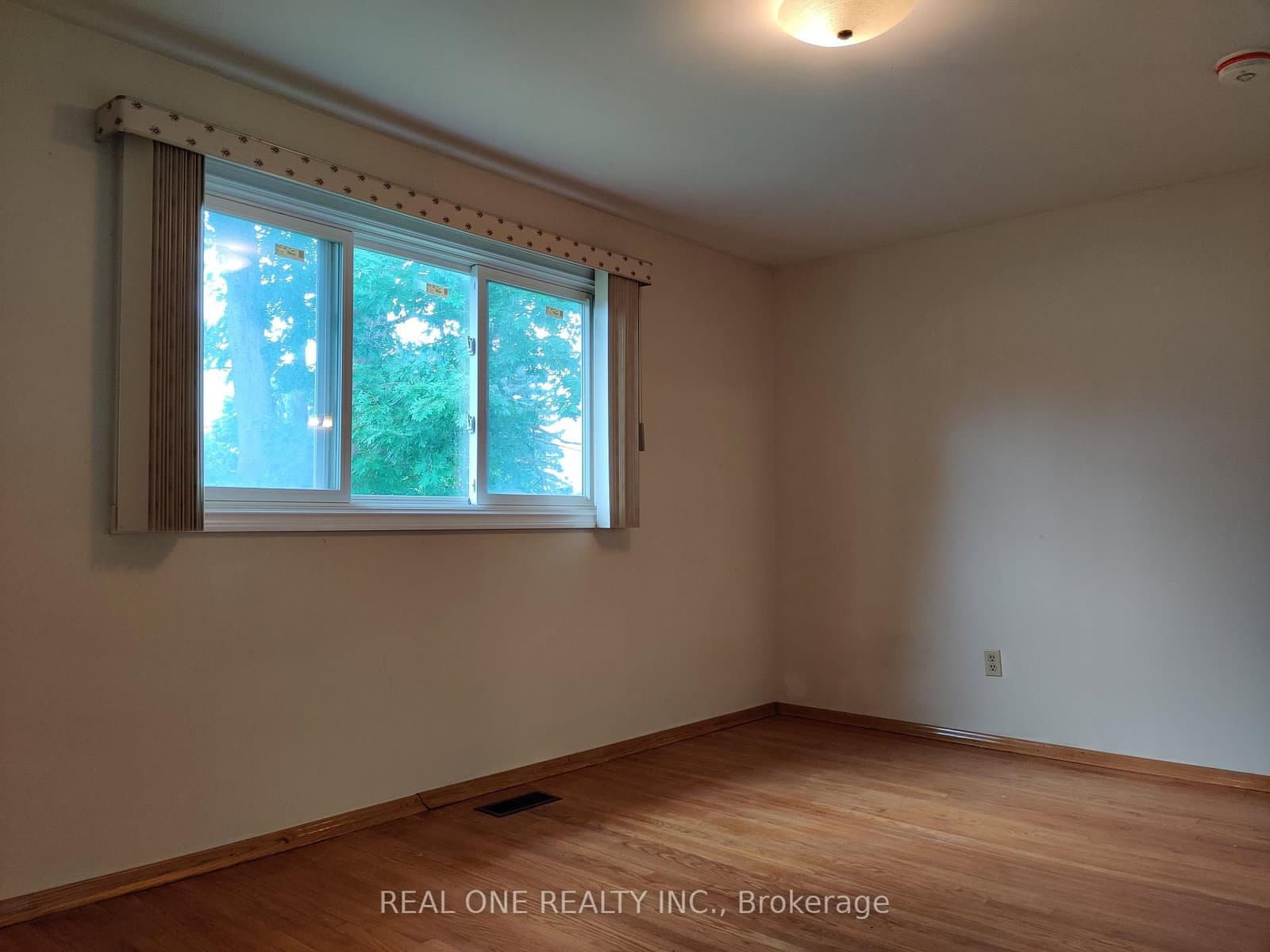 93 Southdale Drive, Unit Upper thumbnail 12