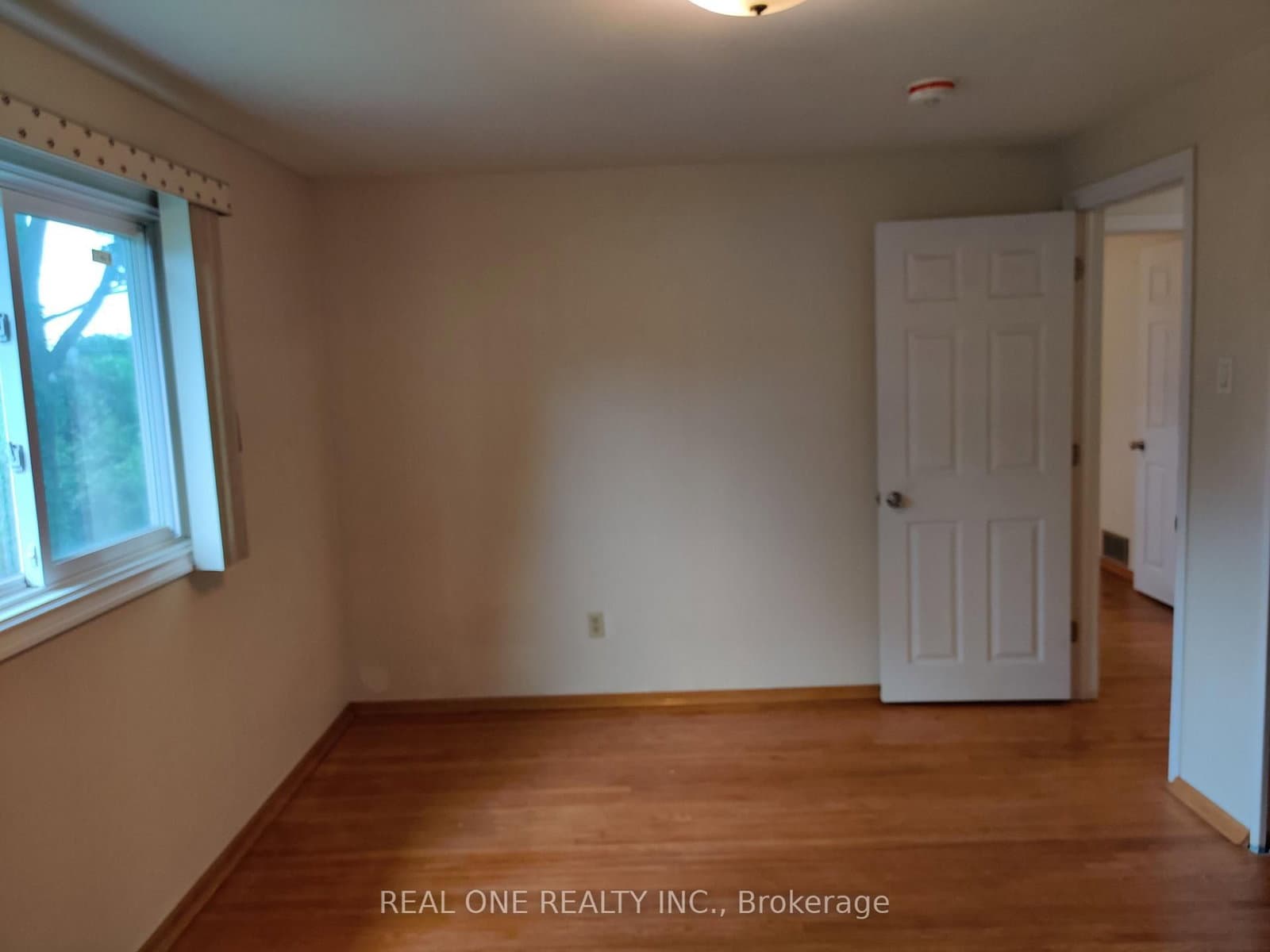 93 Southdale Drive, Unit Upper thumbnail 13