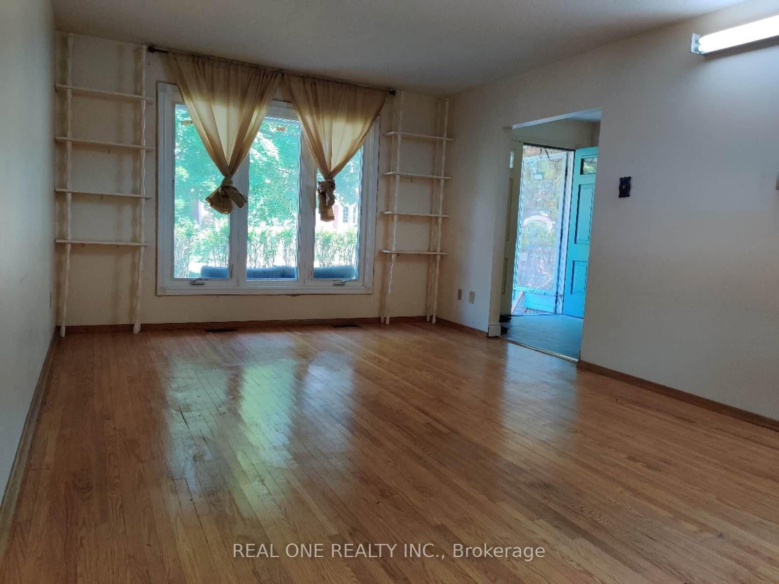 93 Southdale Drive, Unit Upper thumbnail 5
