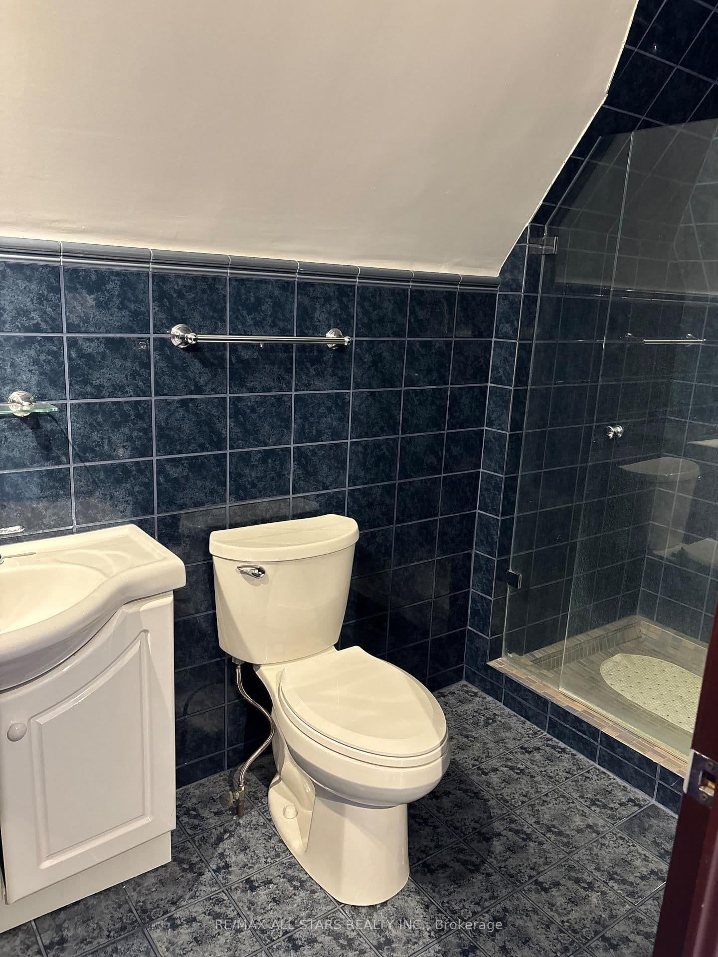 38 Wellington Street E, Unit 7C thumbnail 17