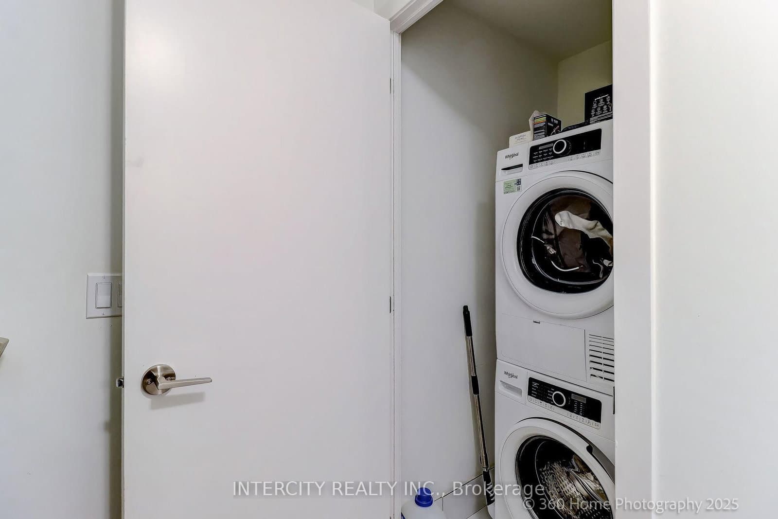 11 David Eyer Road, Unit 1504 thumbnail 20