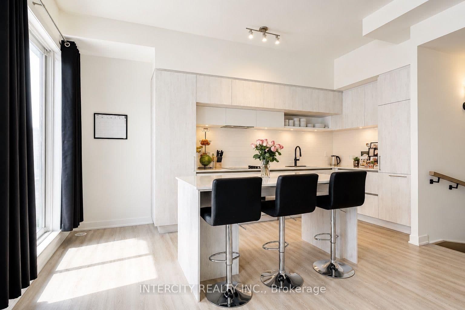 11 David Eyer Road, Unit 1504 thumbnail 3