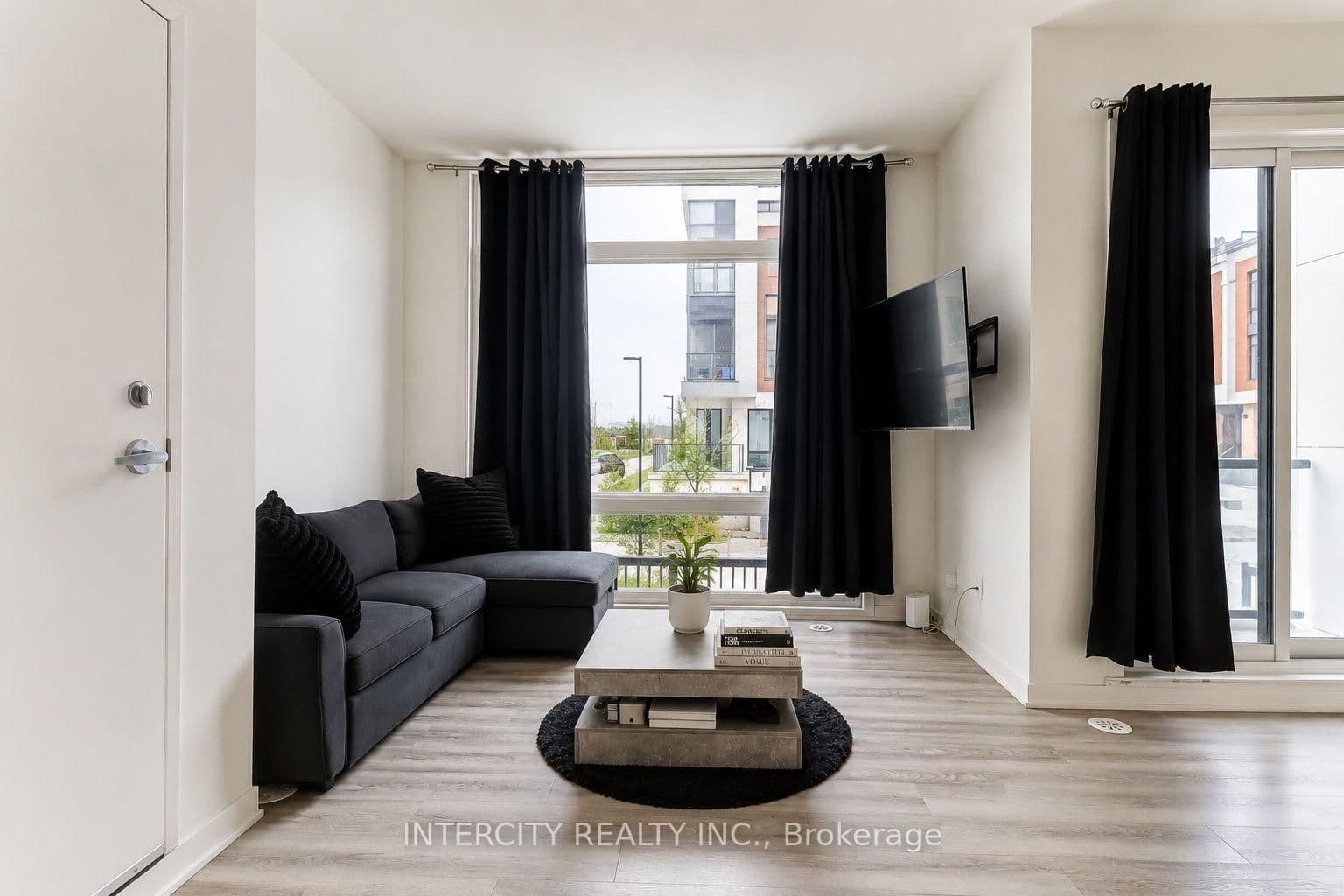 11 David Eyer Road, Unit 1504 thumbnail 4