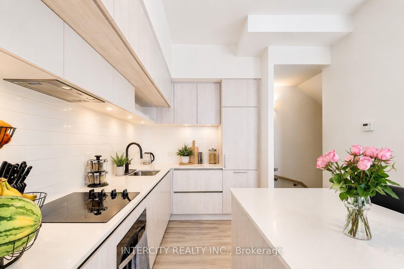 11 David Eyer Road, Unit 1504 thumbnail 8