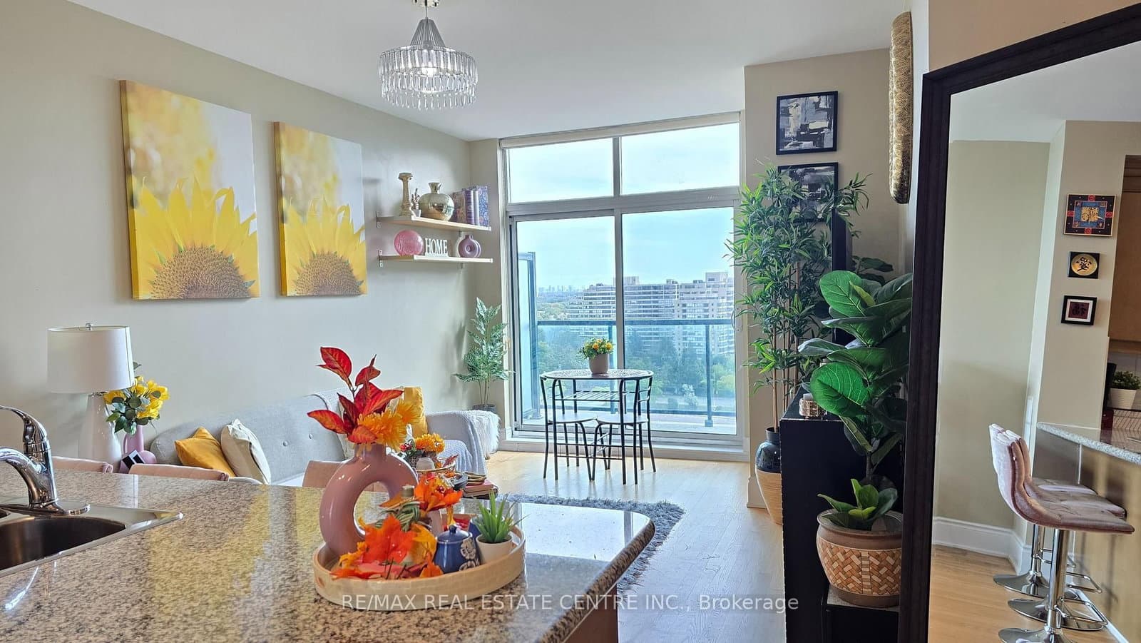 18 Harding Boulevard, Unit PH207 thumbnail 3